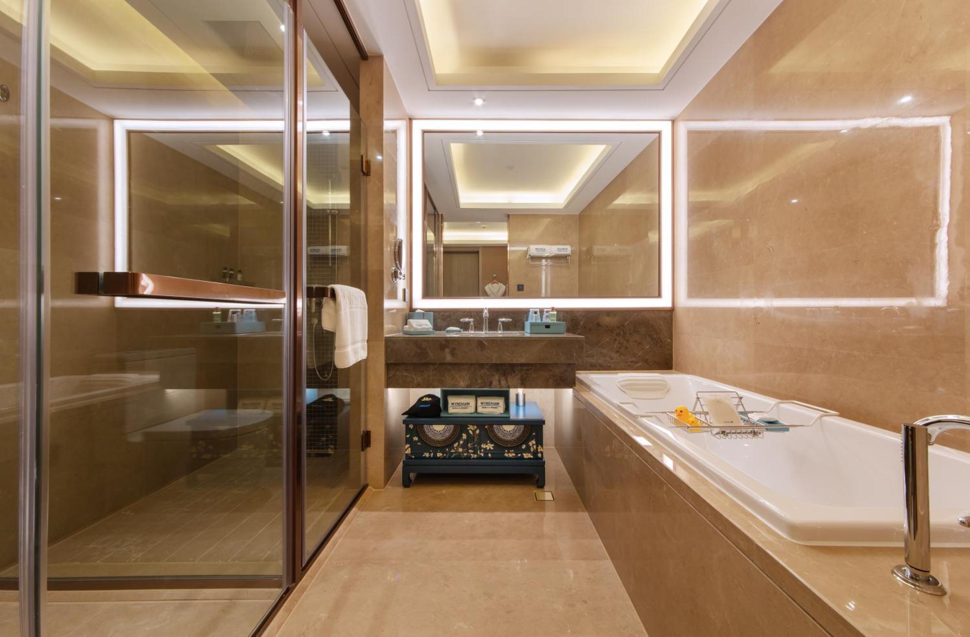 Kunming Huiyue Wyndham Hotel エクステリア 写真